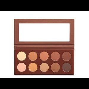 KKW beauty eye shadow in cocoa!